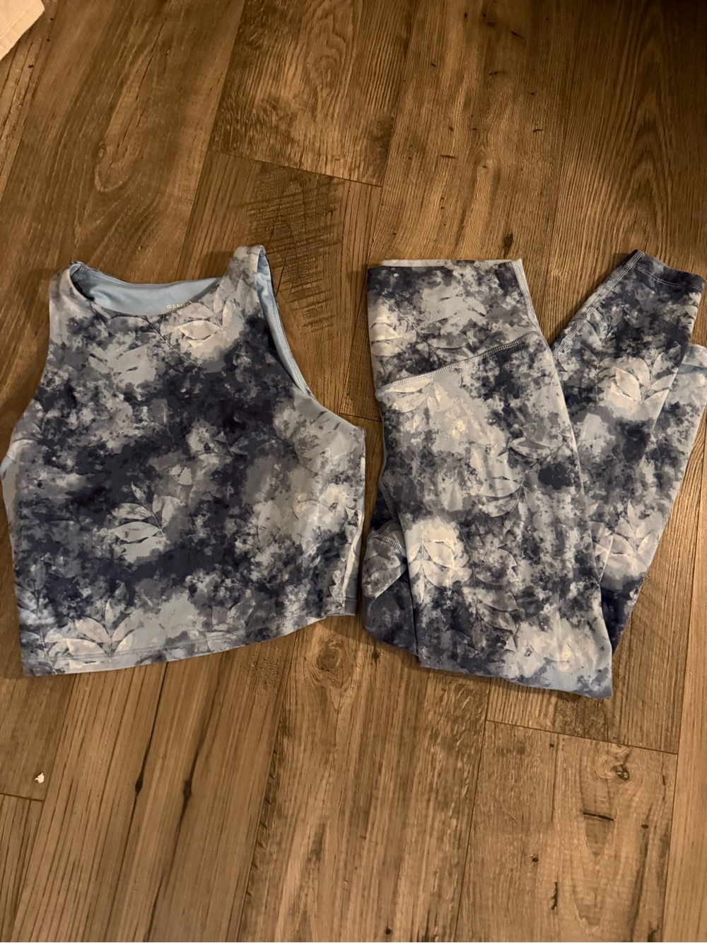 Old Navy Active Set - Crop Tank & Leggings